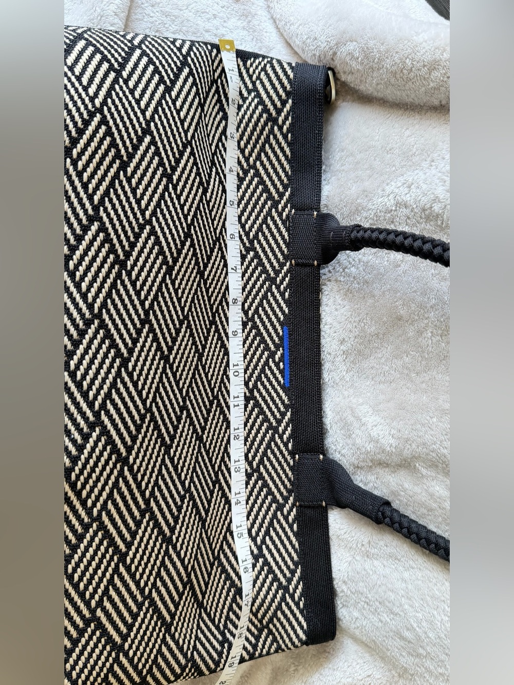 Rothy’s The Essential Tote Black Ivory Chevron Knit Magnetic Zip Large Bag - Picture 13 of 15